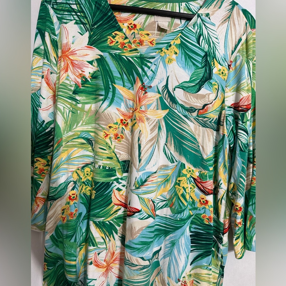 Chico’s Tropical Floral Palm Print Sharkbite V-Hem Tunic Top Size 2 (L/12) - Picture 3 of 7